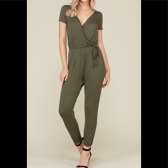 April Jumpsuit💕 - Picture 1 of 3